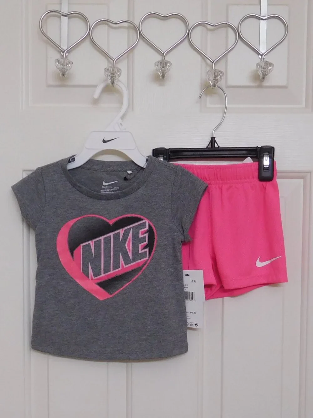 NWT 2pc Nike Gray & Bright Pink Heart Logo Top & Shorts Set sz 2t